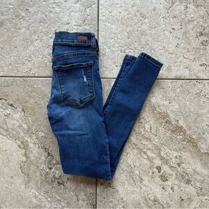 Sneak Peek Mid Rise Size 1 Denim Ripped Dark Wash Skinny Jeans